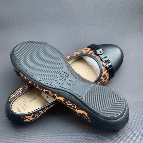 Women's Buckle Toe Flat Animal Print Shoes Sz 8.5 - Picture 2 of 5